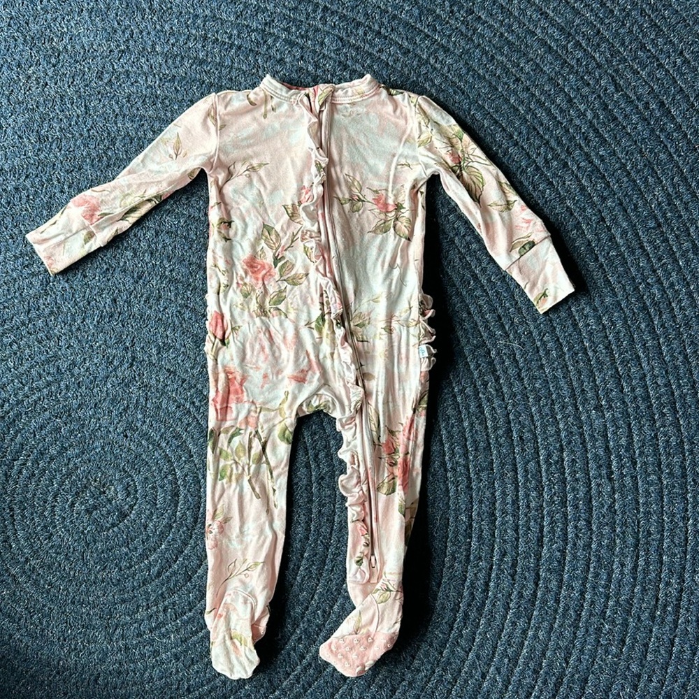 Posh Peanut footie size 6-9